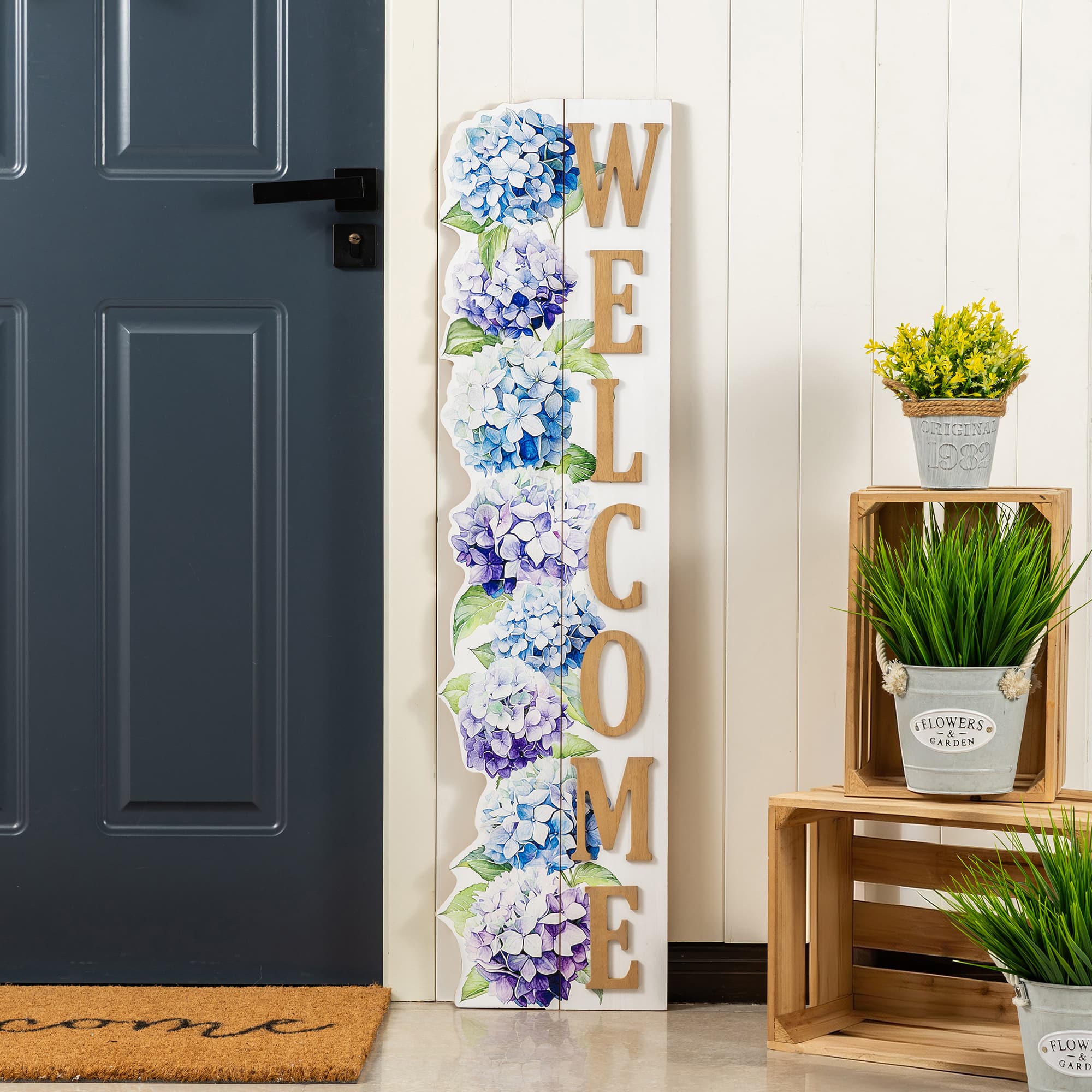 Glitzhome® 42" Solid Wood Hydrangea "WELCOME" Front Porch Sign